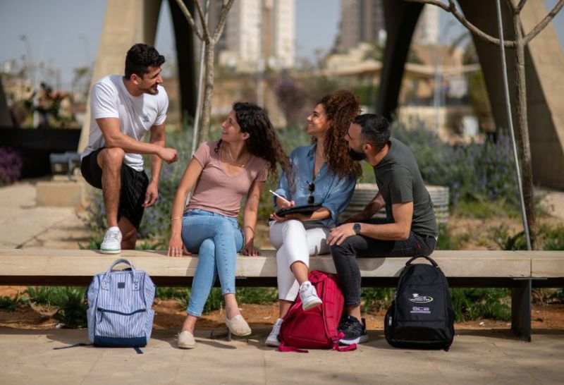 מלגת אקדמיה+ של עתיד פלוס