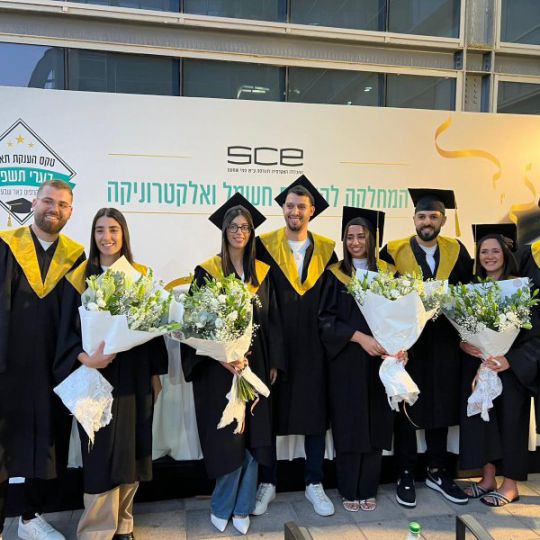 הזוגות בטקס הענקת התארים